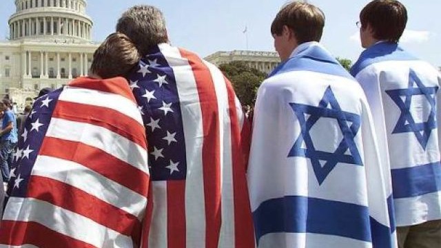 american-israel-flags-worn-by-jews